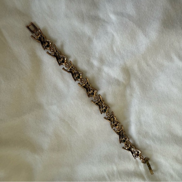 SALE‼️ Vintage style bracelet - Picture 3 of 5